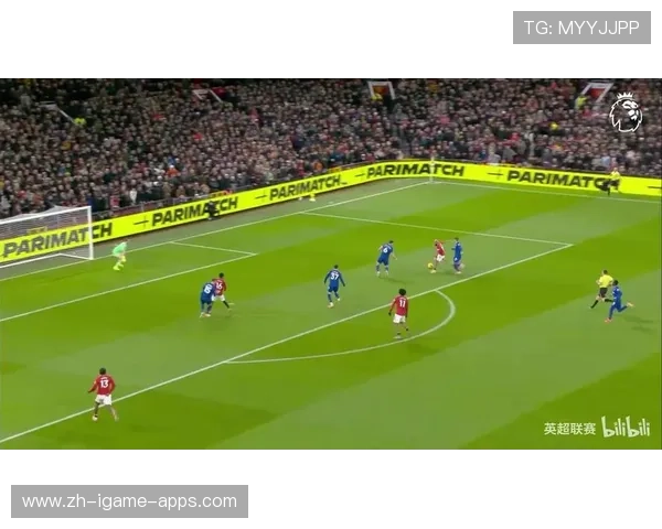 足球主裁被球砸倒晕10秒,瞬间惊险!全场凝视,裁判重返赛场时的震撼画面 足球主裁被球砸倒晕10秒,瞬间惊险!全场凝视,裁判重返赛场时的震撼画面